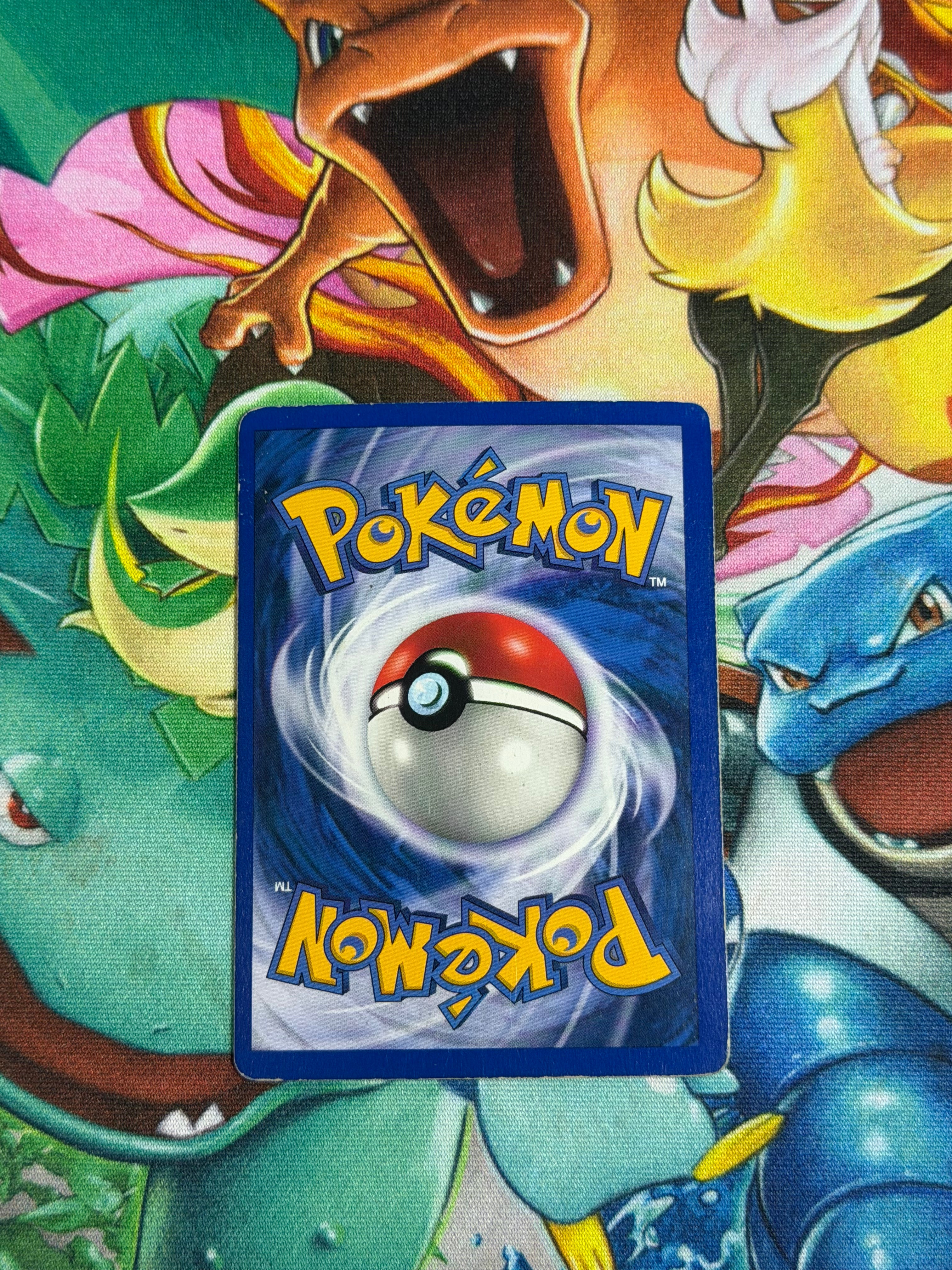 Charizard [Shadowless] - 004/102 - Rare - Base Set